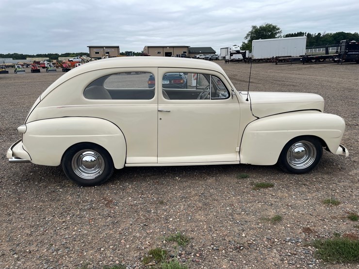 #9353-•-1946-ford-deluxe-sedan-(has-mn-title)-(princeton,-mn)-image-6
