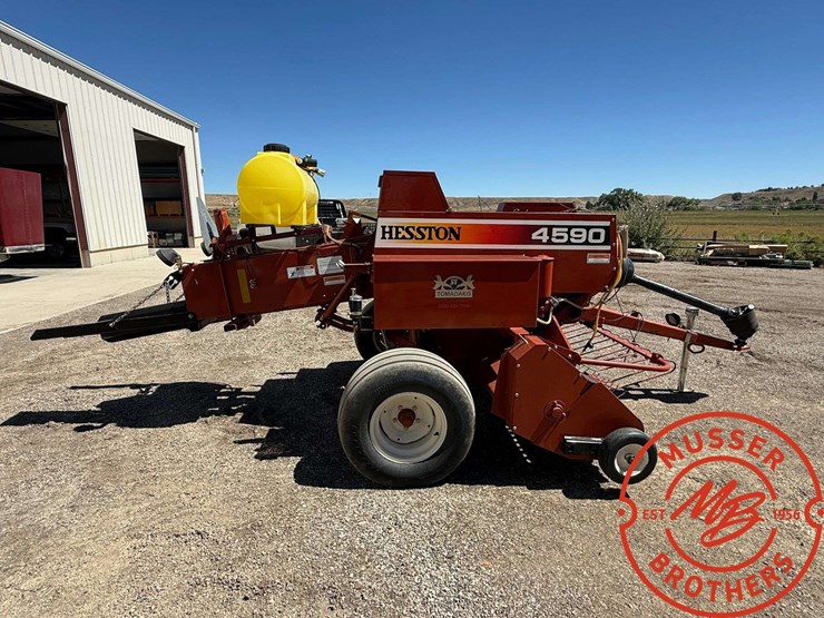 hesston-4590-image-3