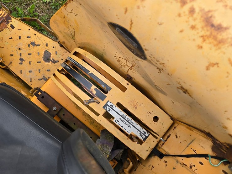 #2038-•-case-380b-tractor-image-16