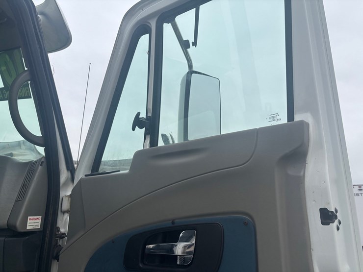 2010-international-prostar-image-40