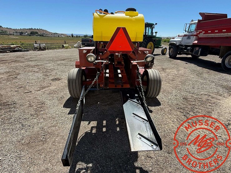 hesston-4590-image-8