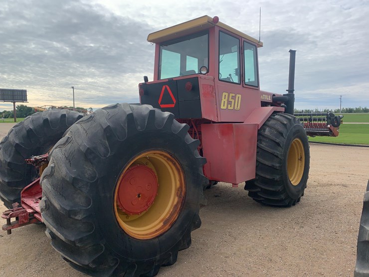1976-versatile-850-image-5
