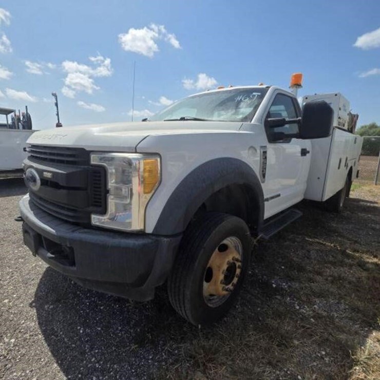2017 FORD F550