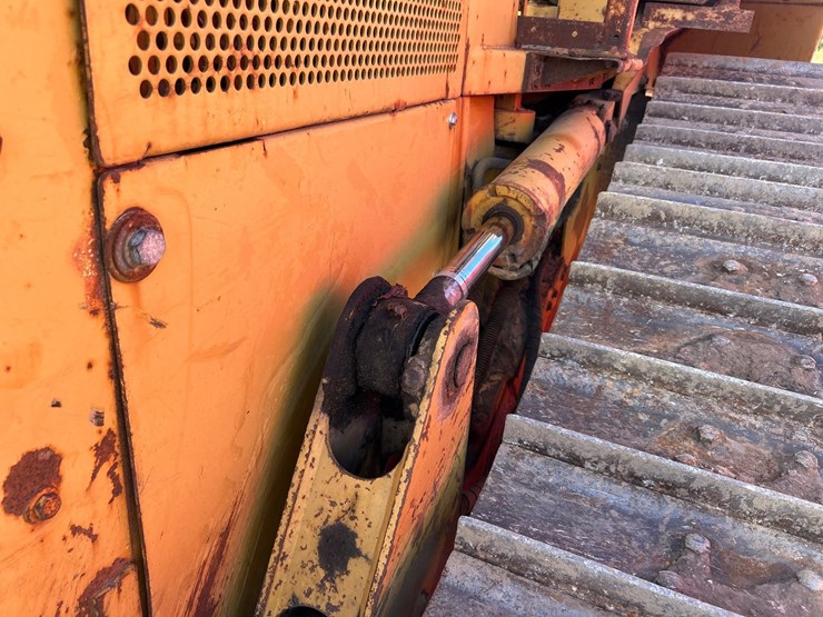 caterpillar-d5m-image-16