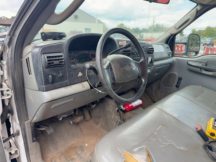 2006-ford-f450-xl-image-22