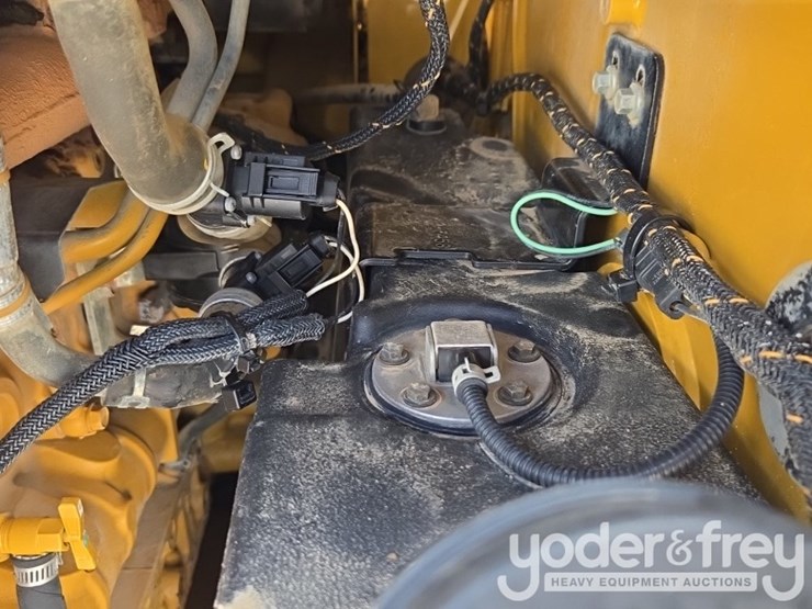 2023-caterpillar-259d3-image-44
