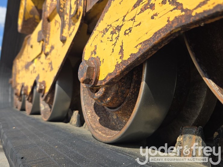 2023-caterpillar-259d3-image-16