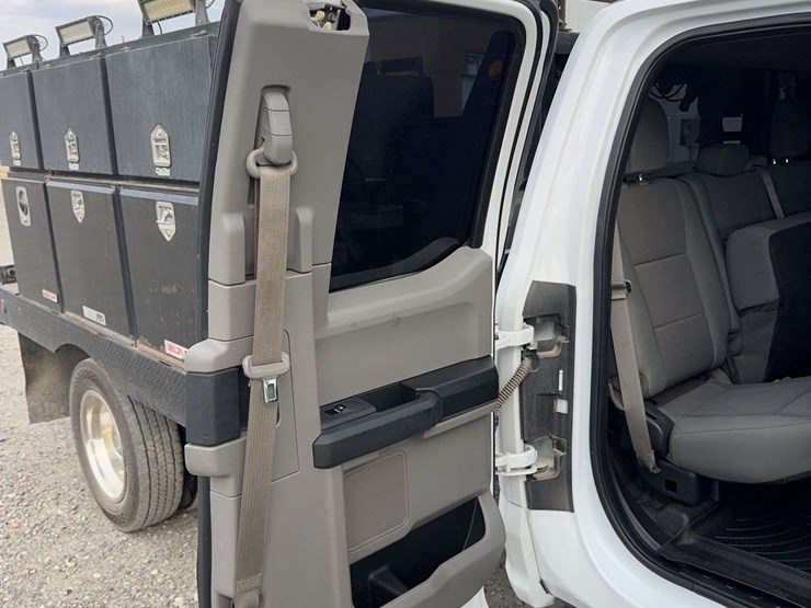2017-ford-f550-image-42