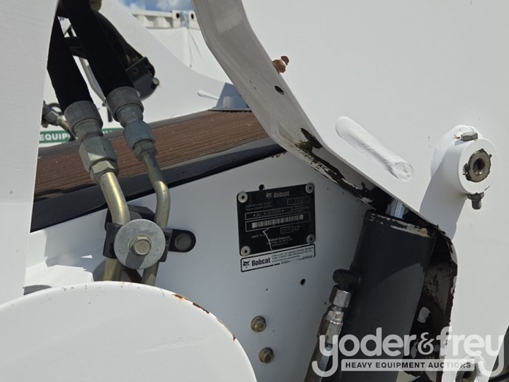 2016-bobcat-t590-image-29