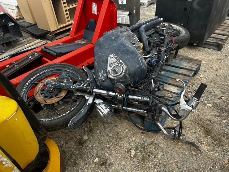 #87130-•-yamaha-motorcycle-|-for-parts/repairs-image-2