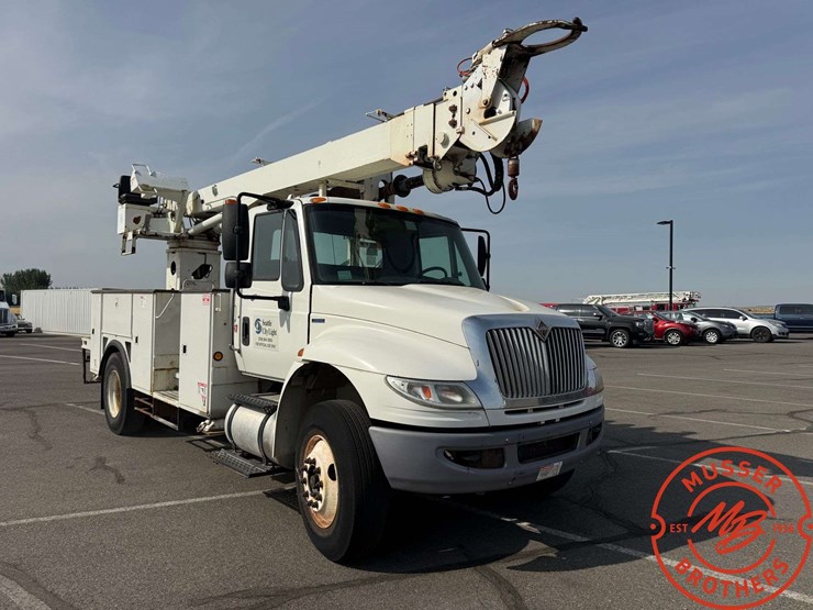 2011-international-durastar-4300-image-1