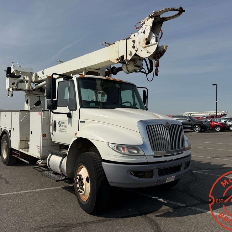 2011 INTERNATIONAL DURASTAR 4300