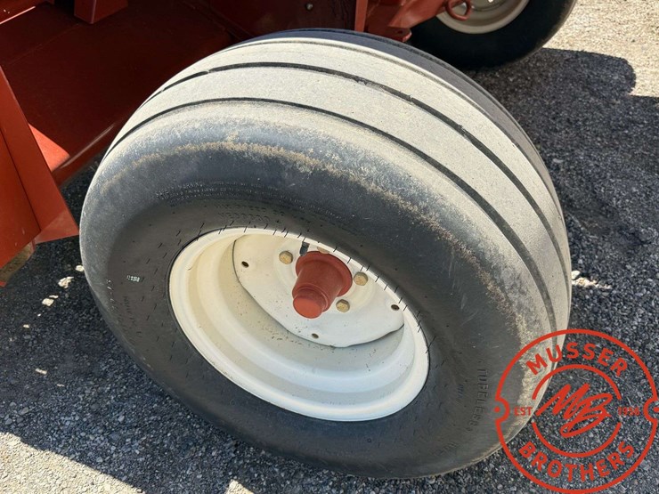 hesston-4590-image-15