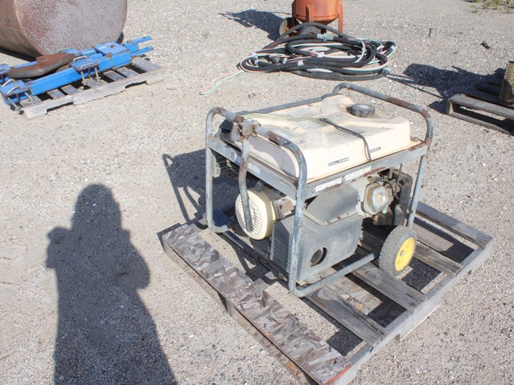 #1015-•-champion-8875-generator-image-2