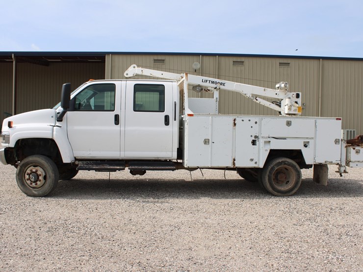 #2105-•-2008-gmc-c5500-service-truck-image-1