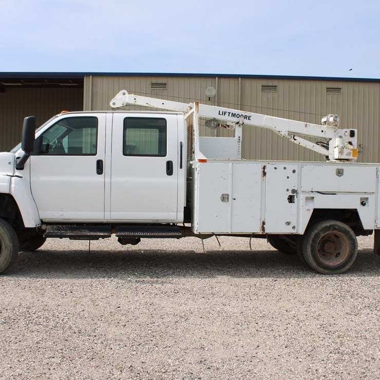 #2105 • 2008 GMC C5500 Service Truck