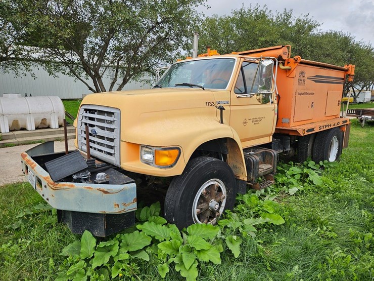 1997-ford-800-image-1