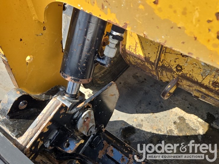 2023-caterpillar-259d3-image-25