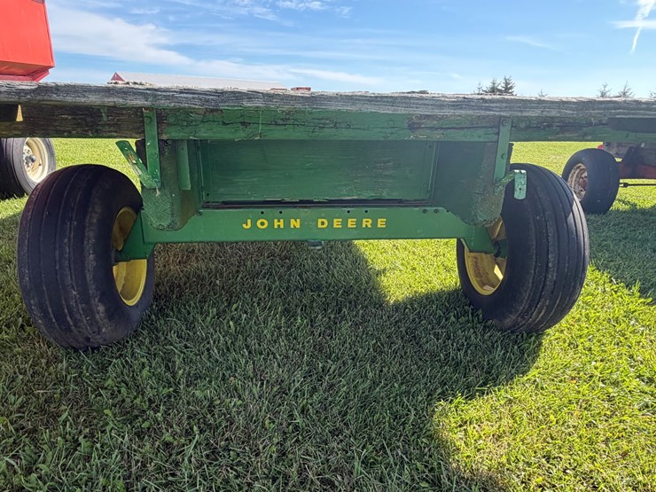 #2456-•-john-deere-1065a-running-gear-hydraulic-dump-flat-rack-image-5