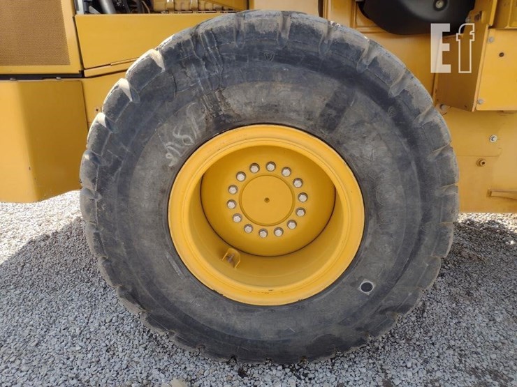 2017-deere-524kii-image-29