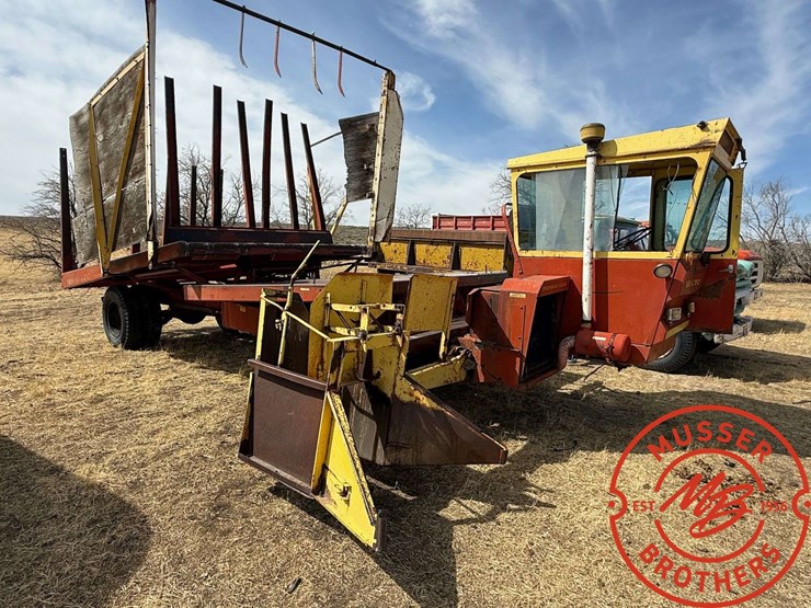 new-holland-1049-image-2