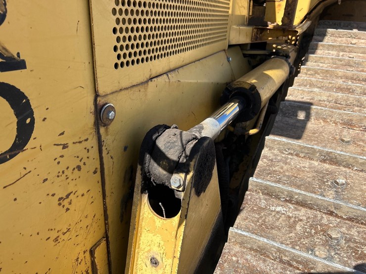 caterpillar-d6m-image-22
