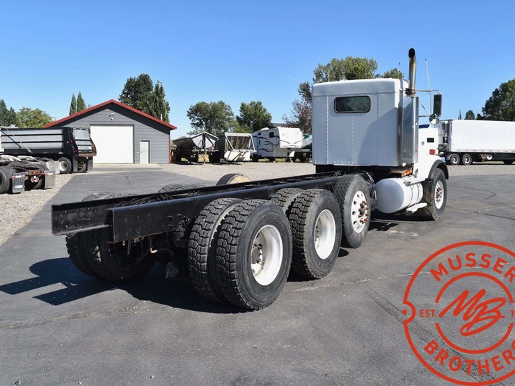 1999-kenworth-t800b-image-8
