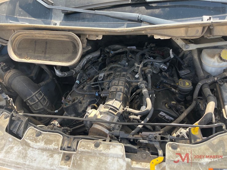 2020-ford-transit-250-van-image-18