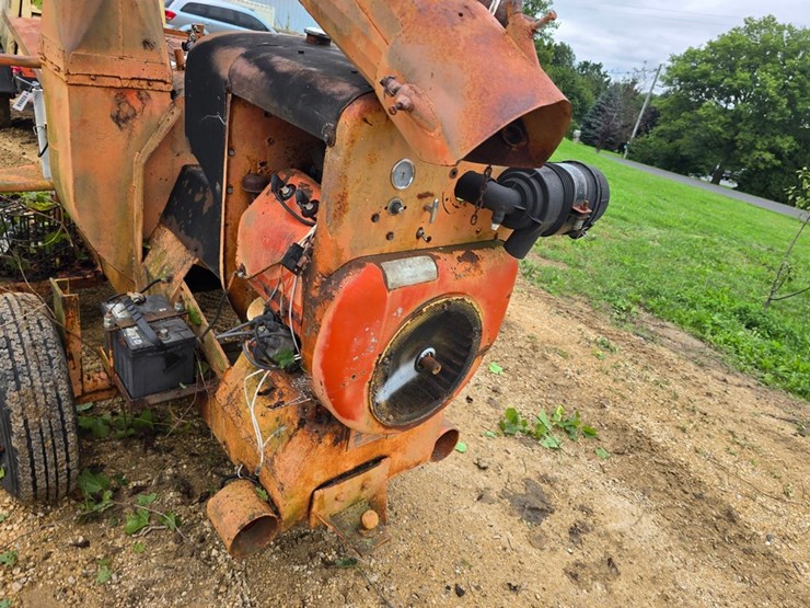 #2059-•-finn-bws-27-towable-straw-blower-image-19
