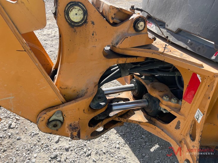 2020-case-580n-ep-loader-backhoe-image-16