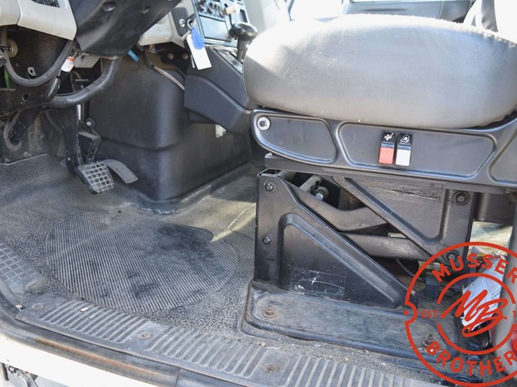 2009-international-durastar-truck-image-28