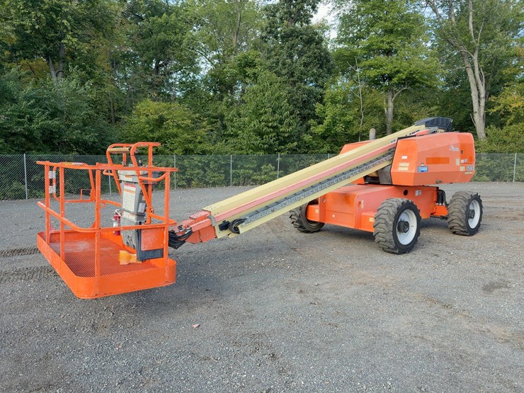 2017-jlg-600s-image-1
