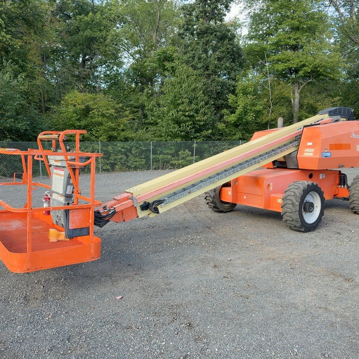 2017 JLG 600S