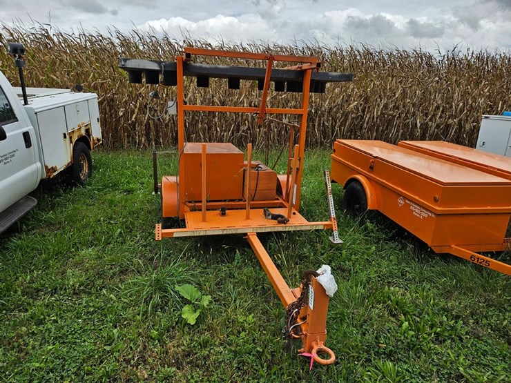 #2077-•-wanco-towable-sign-board-image-7