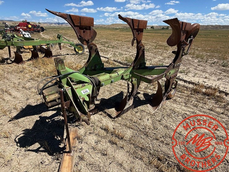 john-deere-3-bottom-roll-over-plow-image-1