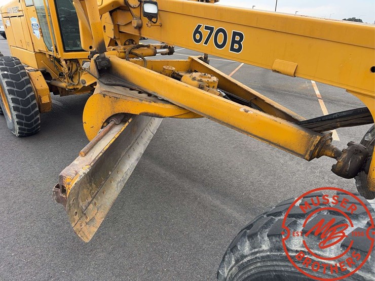 deere-670b-image-12