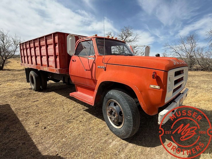 1975-dodge-600-image-1