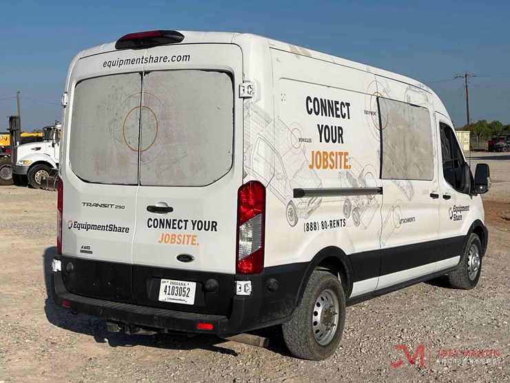 2020-ford-transit-250-van-image-3