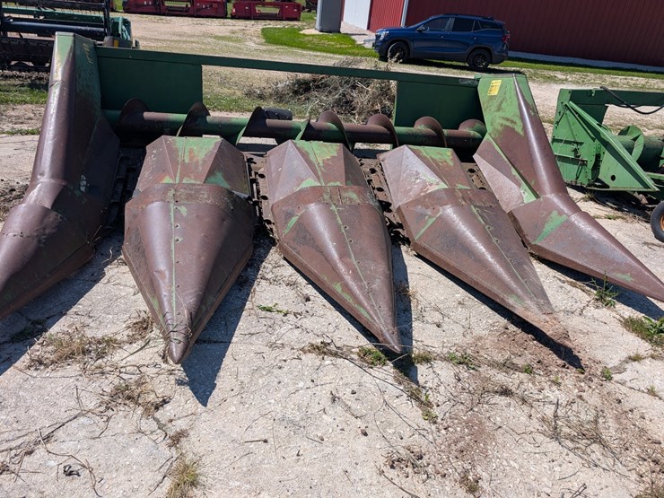 john-deere-444-image-4