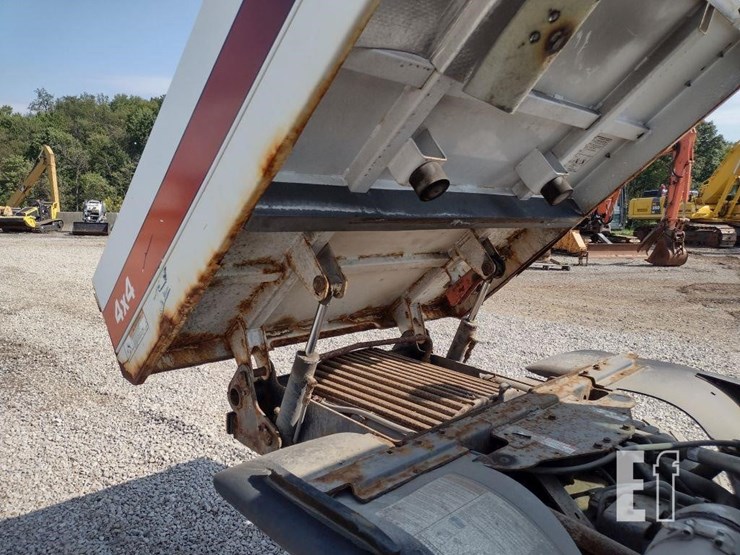 2021-bobcat-toolcat-5600-image-34