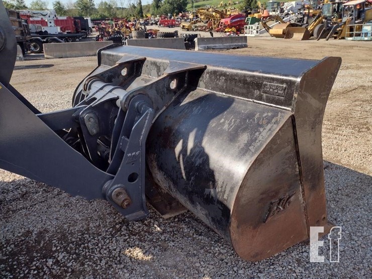 2019-deere-444k-image-22