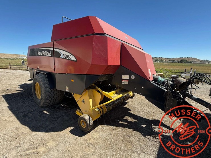new-holland-bb960a-image-4