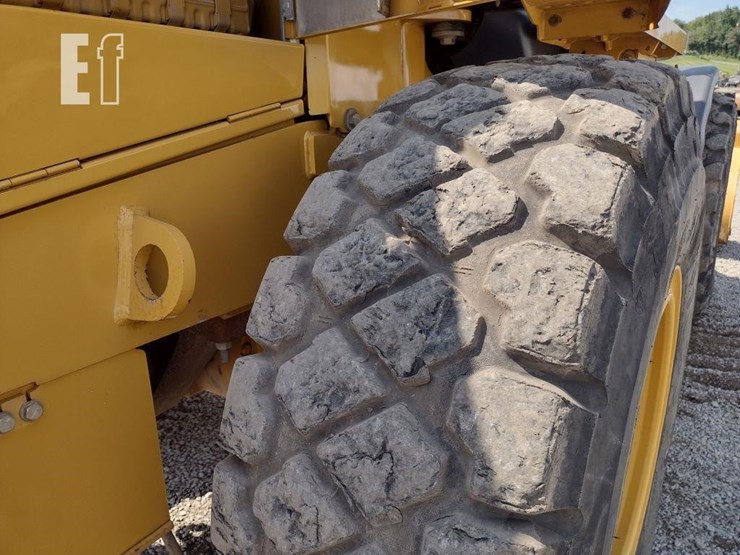 2017-deere-524kii-image-30