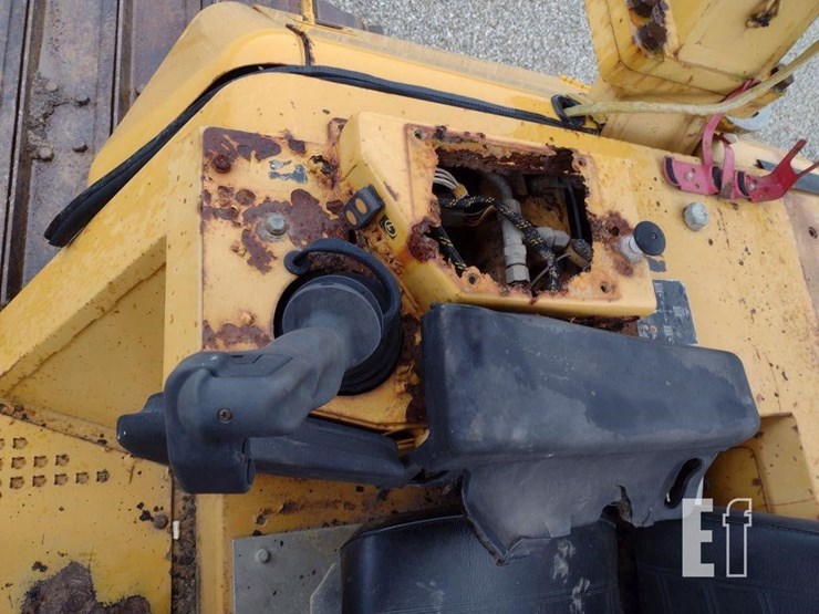 2006-caterpillar-d5n-lgp-image-8