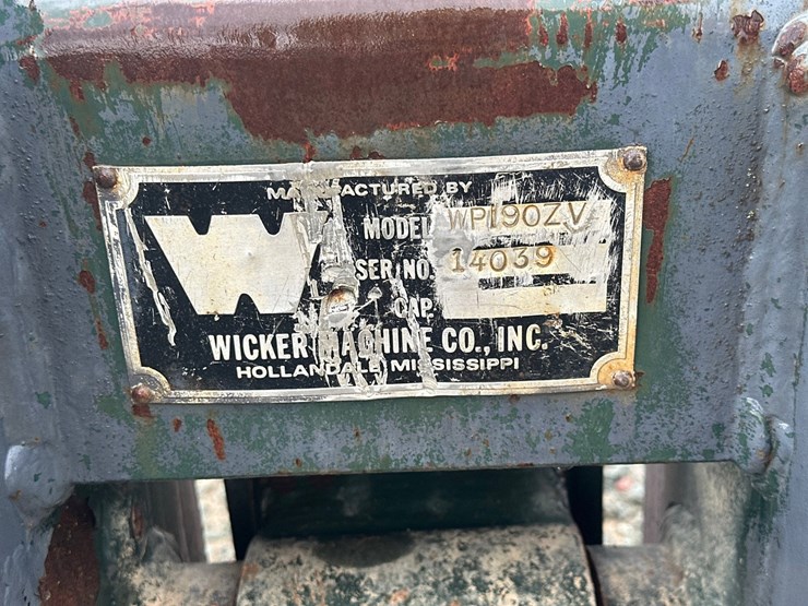 #5617-•-approx-96"-wicker-machine-co.-loader-forks-image-10