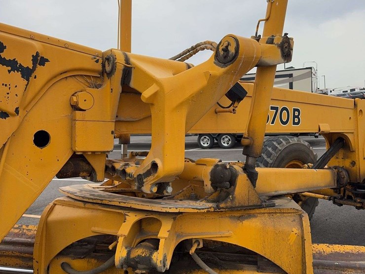 deere-670b-image-18