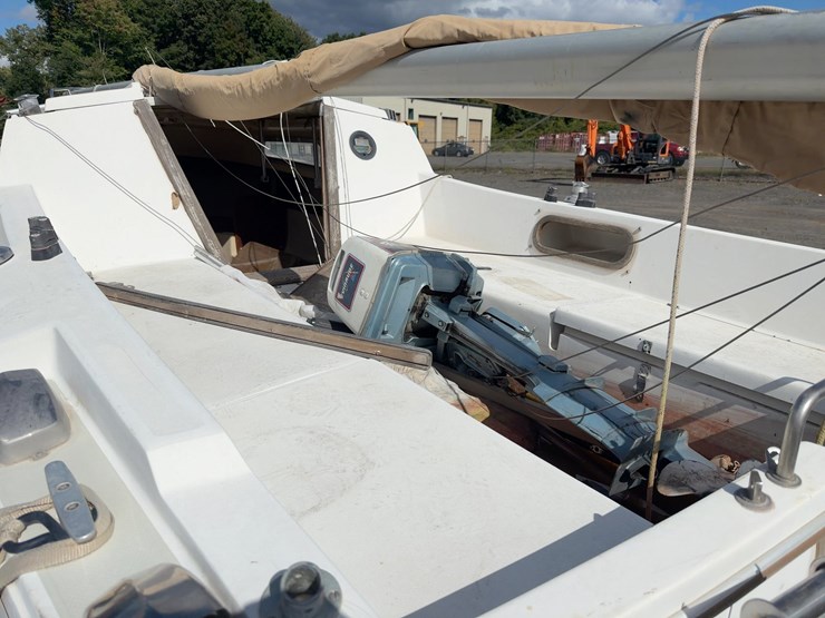 catalina-22’-sail-boat-image-11