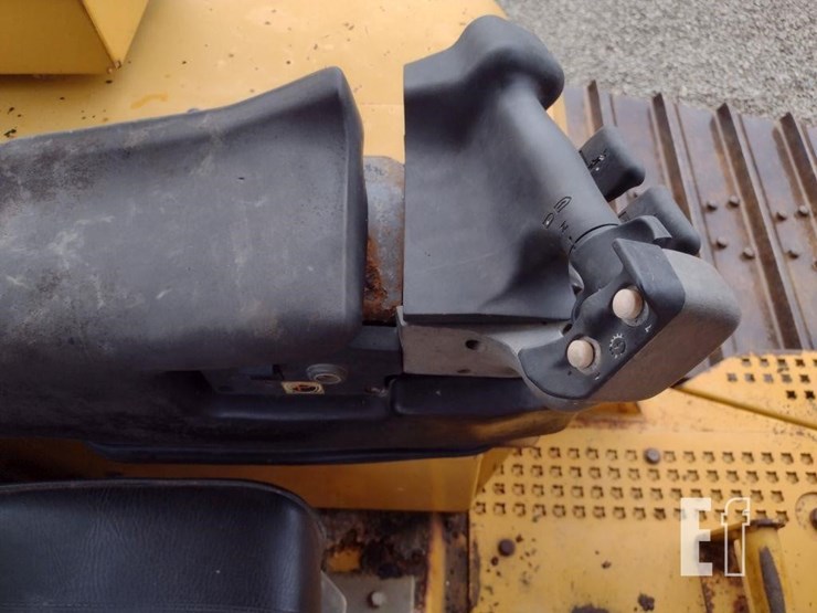 2006-caterpillar-d5n-lgp-image-9