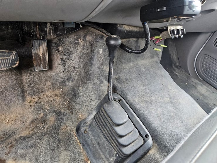 2001-ford-f350-image-29