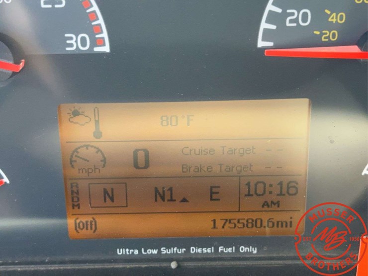 2016-volvo-vhd64f200-image-34